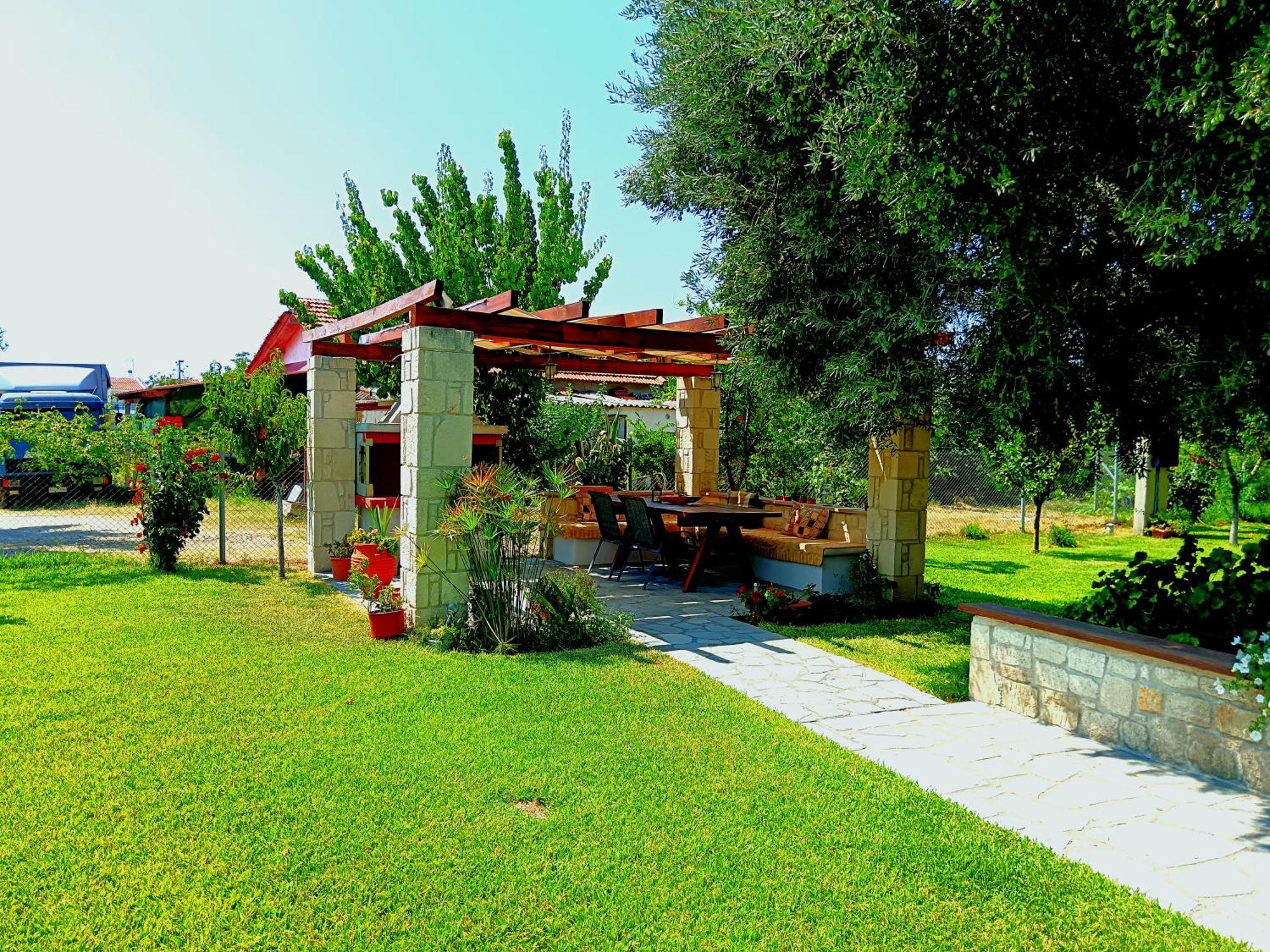 Giorgos Apartments. Σκάλα Φούρκας Εξωτερικό φωτογραφία
