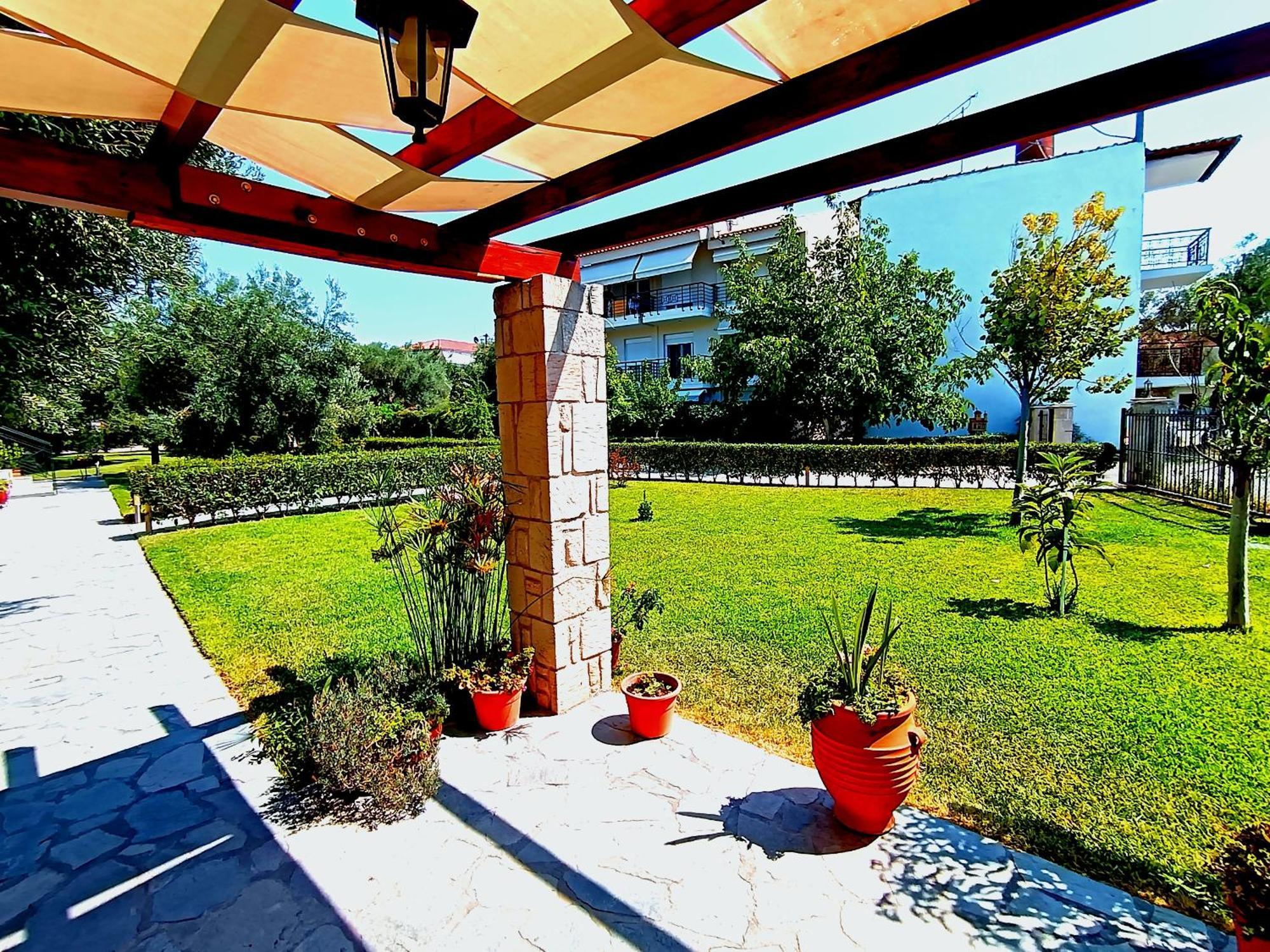 Giorgos Apartments. Σκάλα Φούρκας Εξωτερικό φωτογραφία