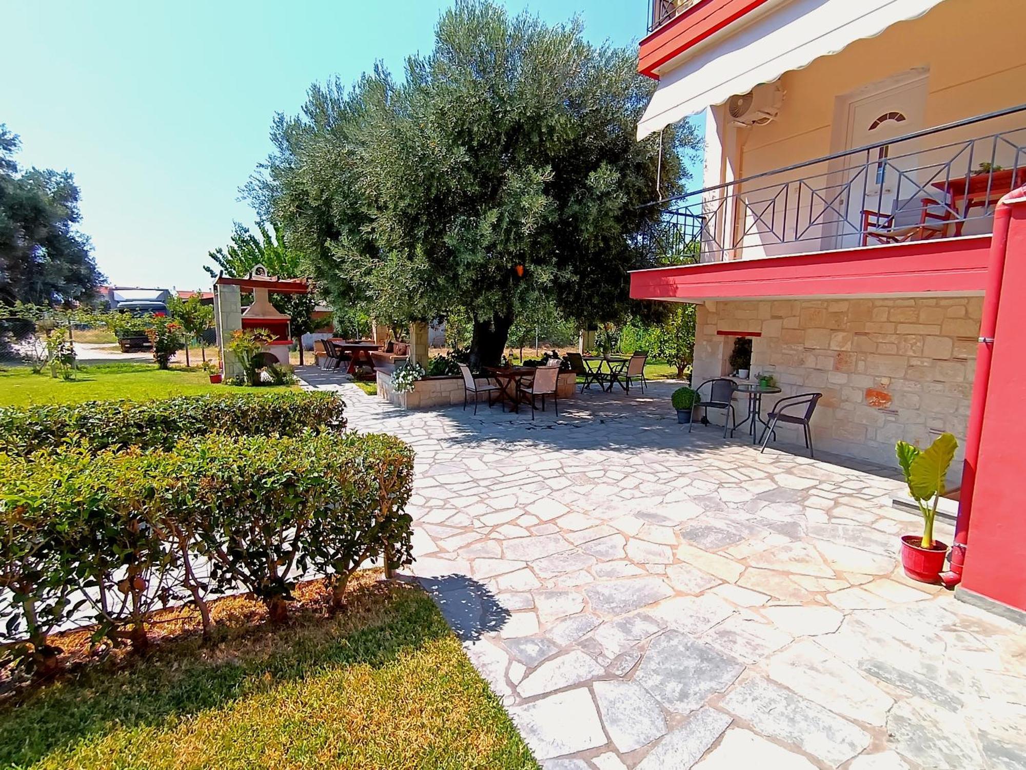 Giorgos Apartments. Σκάλα Φούρκας Εξωτερικό φωτογραφία