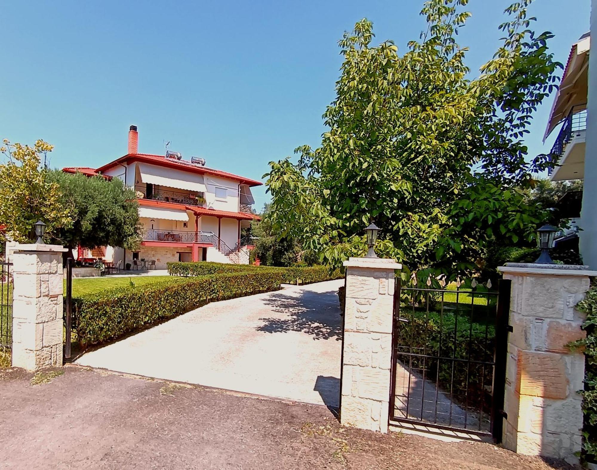 Giorgos Apartments. Σκάλα Φούρκας Εξωτερικό φωτογραφία